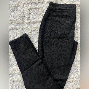 Maurice’s Black Cheetah print Skinny Jean Size Medium